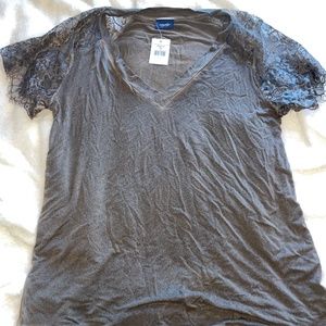 Lace short sleeve v-neck shirt